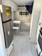 1701 NW 27th Terrace in Fort Lauderdale, FL - Foto de edificio - Building Photo