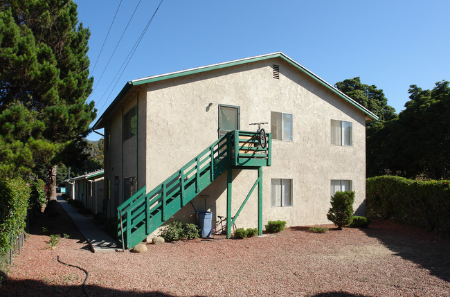 450 Acacia Rd in Santa Paula, CA - Building Photo - Building Photo