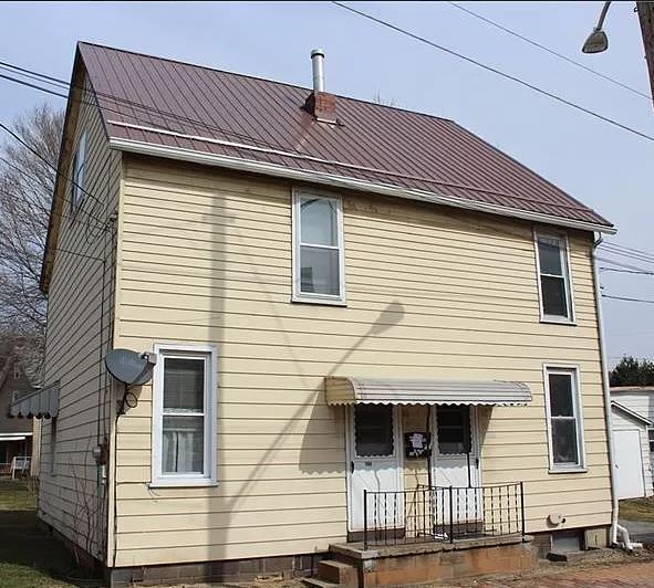 330 Columbia St, Unit 2 in Butler, PA - Foto de edificio