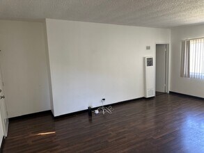 824 Glenway Dr, Unit #2 in Inglewood, CA - Building Photo - Building Photo