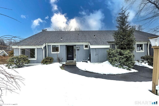 property at 454 Heritage Vlg