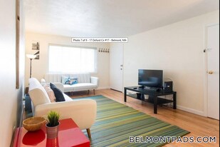 17 Oxford Cir in Belmont, MA - Building Photo