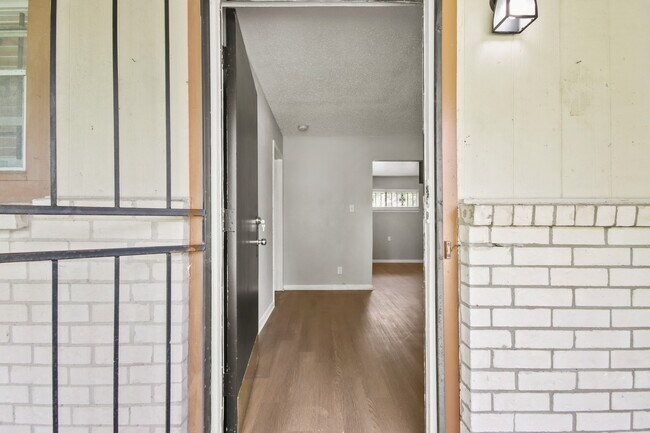 7306 Parker Rd in Houston, TX - Foto de edificio - Building Photo
