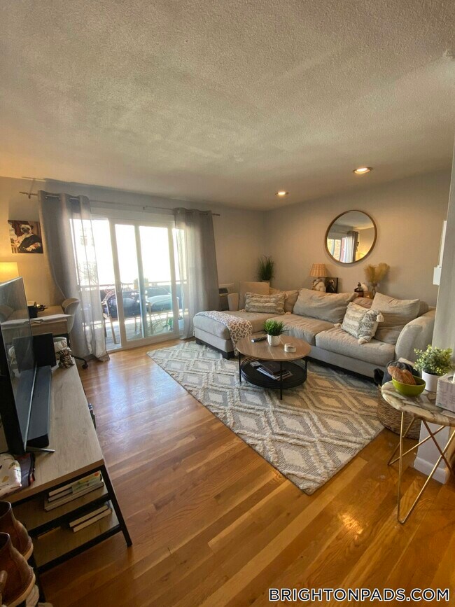 15 Euston Rd in Boston, MA - Building Photo - Building Photo