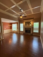 367 Stillwood Dr in Newnan, GA - Foto de edificio - Building Photo
