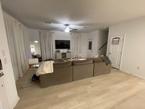 5916 Jennifer Pasture Path in Del Valle, TX - Foto de edificio - Building Photo