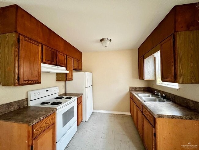 8 Sugar Cane Dr in Weslaco, TX - Building Photo - Building Photo