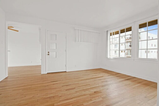 6654 W 86th Pl in Los Angeles, CA - Building Photo - Building Photo