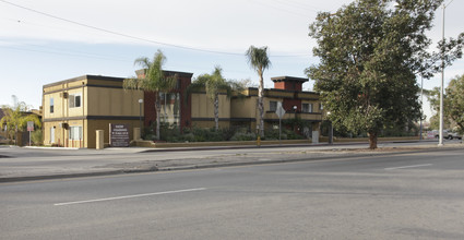 The Marquee Apartments in North Hollywood, CA - Building Photo - Building Photo