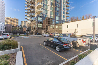 Angelus Apartments in Edmonton, AB - Building Photo - Building Photo