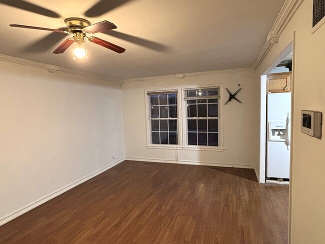 200 Butte Ln in Carpentersville, IL - Building Photo - Building Photo