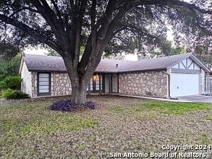 4742 El Vedado St in San Antonio, TX - Building Photo