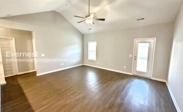 1024 Echo Rdg Rd in Columbia, TN - Building Photo - Building Photo