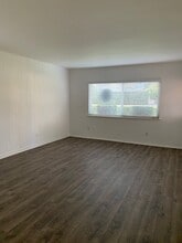 16748 San Fernando Mission Blvd in Los Angeles, CA - Building Photo - Building Photo