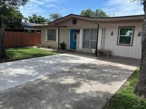 1018 W Smith St in Edinburg, TX - Building Photo - Building Photo
