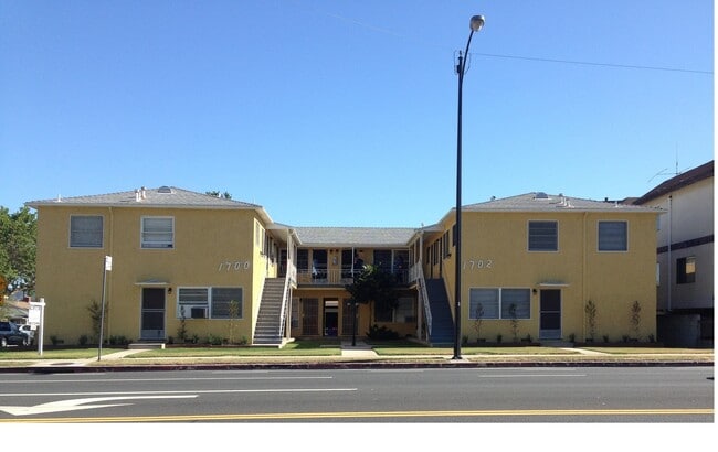 1700 W Victory Blvd in Burbank, CA - Building Photo - Building Photo