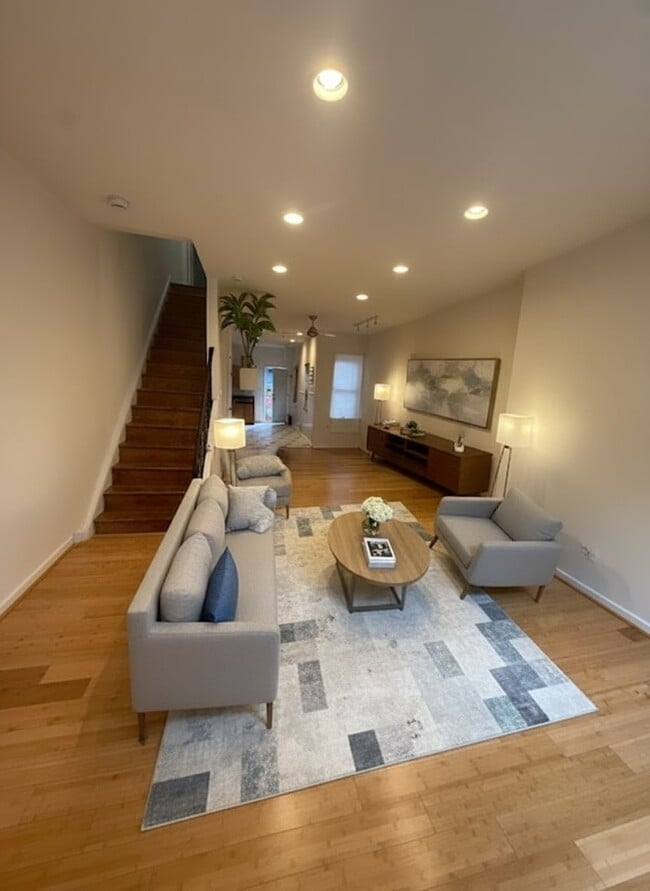 property at 1809 W Thompson St