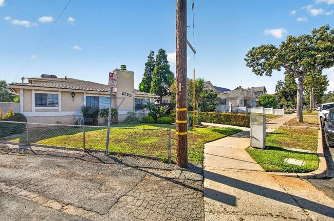 2225 S Meridian Ave in Alhambra, CA - Building Photo - Building Photo