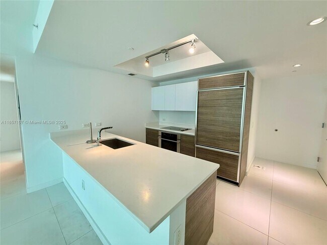 1100 S Miami Ave, Unit 3104 in Miami, FL - Foto de edificio - Building Photo