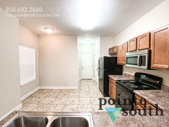 2002 Shelene Way in Foley, AL - Foto de edificio - Building Photo