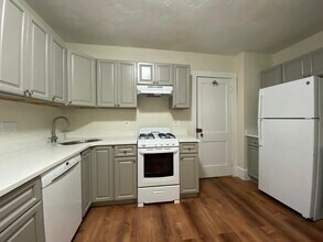 17 Lakeville Rd, Unit 1 in Boston, MA - Building Photo - Building Photo