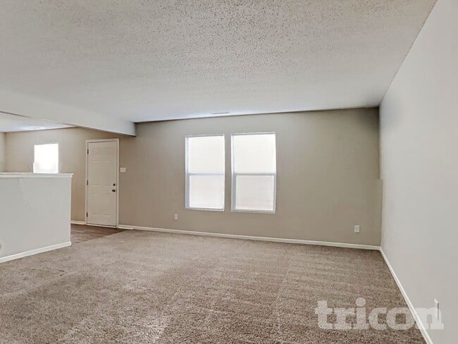 3222 Black Forest Ln in Indianapolis, IN - Foto de edificio - Building Photo