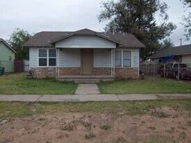 905 N Hayes St in Amarillo, TX - Building Photo
