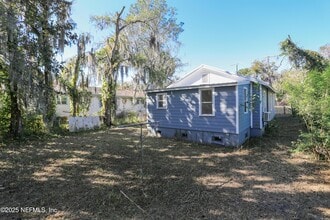 505 N 9th St in Palatka, FL - Foto de edificio - Building Photo
