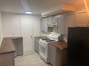13367 Hook Creek Blvd, Unit 1 in Valley Stream, NY - Foto de edificio - Building Photo