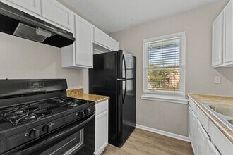 2502 Avenue L in Galveston, TX - Building Photo - Building Photo