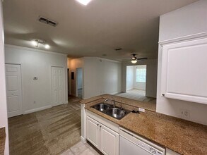1301 Eastern Pecan Pl in Winter Garden, FL - Foto de edificio - Building Photo