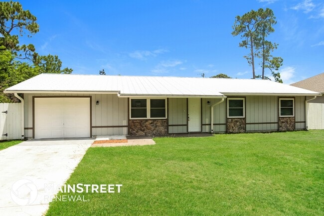 995 Armstrong Rd SE in Palm Bay, FL - Building Photo - Building Photo