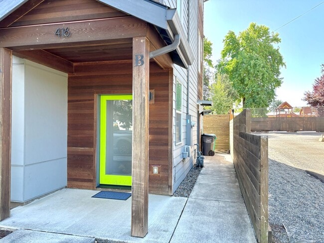 property at 416 N Alberta St