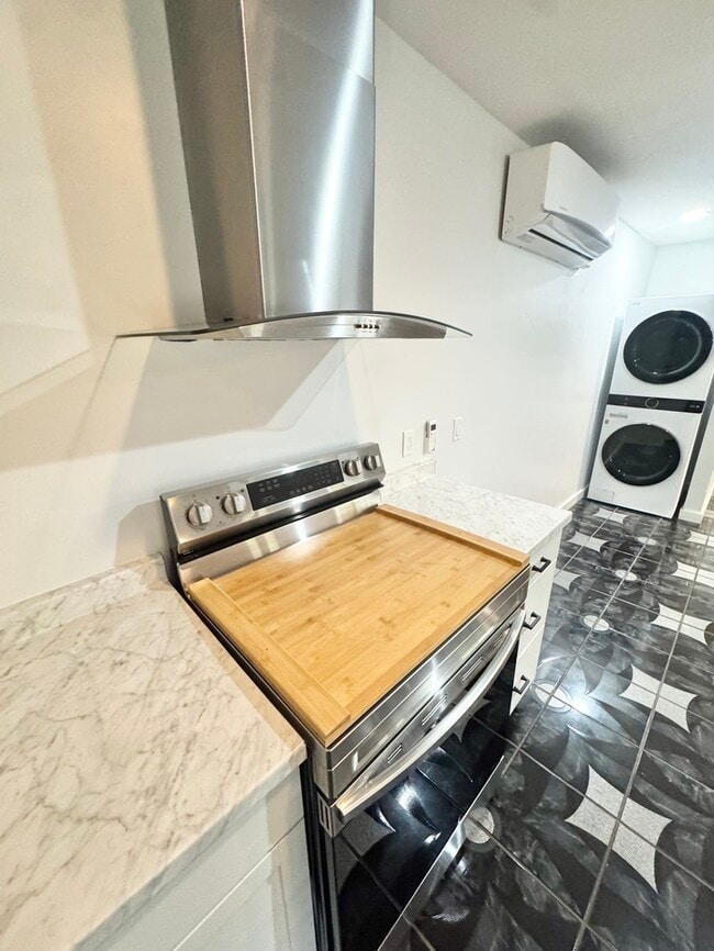 6631 Medora Dr in North Highlands, CA - Building Photo - Building Photo