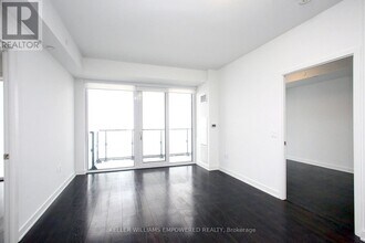 105 Oneida Crescent in Richmond Hill, ON - Building Photo - Building Photo