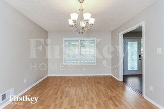 3120 Oak Dr in Lawrenceville, GA - Foto de edificio - Building Photo