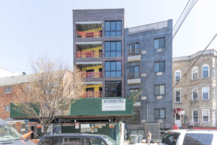 30-57 Crescent St in Long Island City, NY - Building Photo
