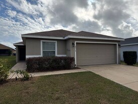 4819 Summerfield Cir in Winter Haven, FL - Building Photo