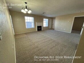 3505 Brittany Ct in Moore, OK - Building Photo - Building Photo