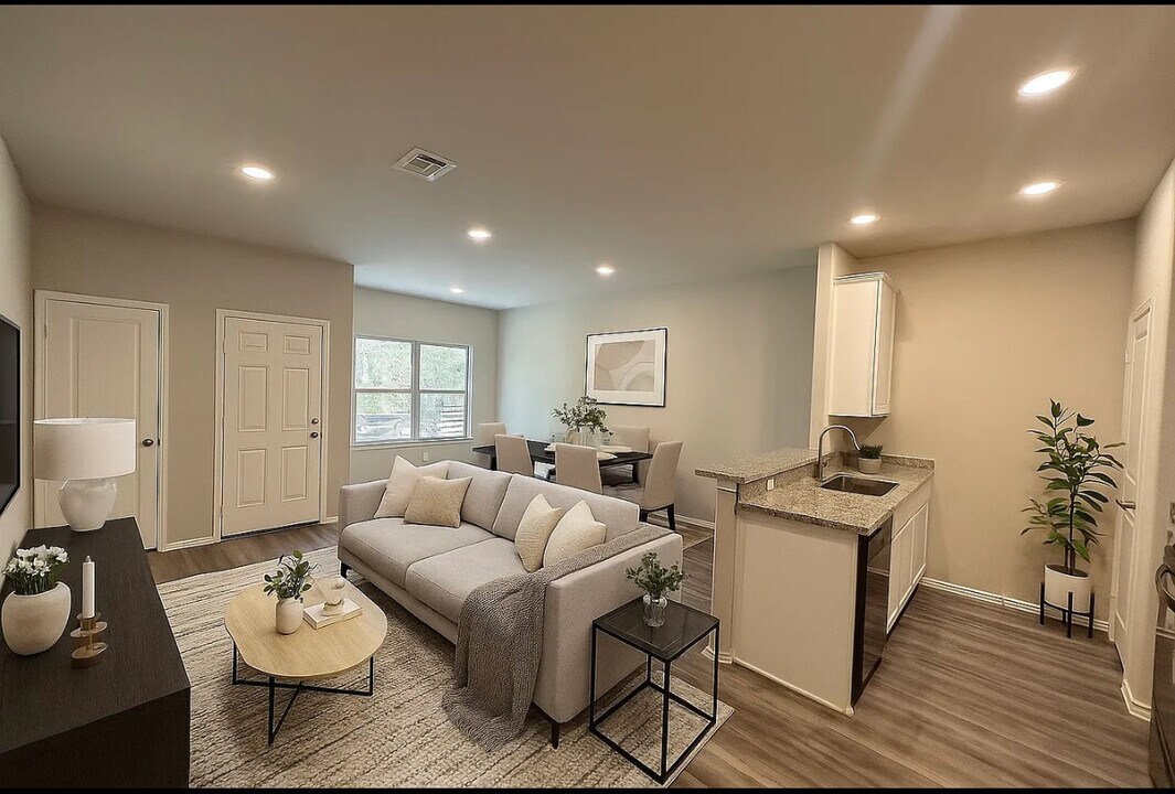 1149 Southwood Dr, Unit F in Huntsville, TX - Foto de edificio
