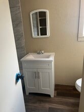 20 W Fremont St in Laredo, TX - Building Photo - Building Photo