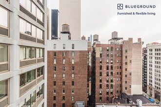 160 W 24th St in New York, NY - Building Photo - Building Photo