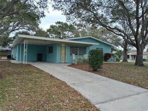 821 Helena Dr in Largo, FL - Building Photo - Building Photo