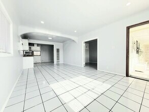 2515 Illinois Ave in South Gate, CA - Building Photo - Building Photo