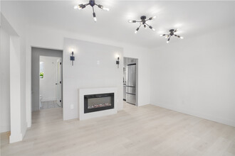 3825 Westwood Blvd in Culver City, CA - Building Photo - Interior Photo