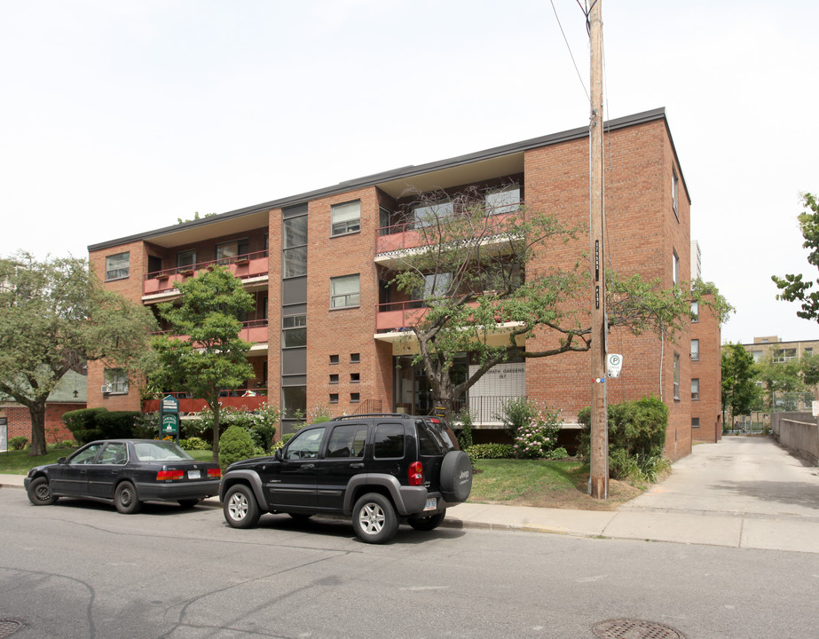 Redpath Gardens in Toronto, ON - Building Photo