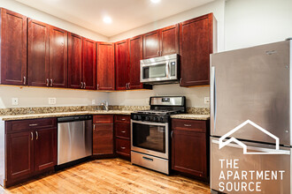 2509 W Diversey Ave in Chicago, IL - Building Photo - Building Photo