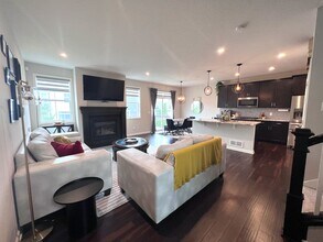 8094 Evergreen Ln N in Maple Grove, MN - Building Photo - Building Photo