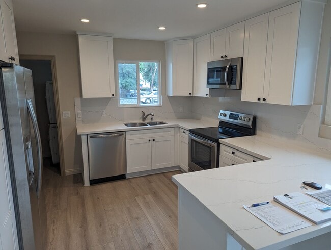 524 D St in Ramona, CA - Building Photo - Building Photo