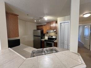 11527 Highway 99, Unit D-303 in Everett, WA - Building Photo - Building Photo